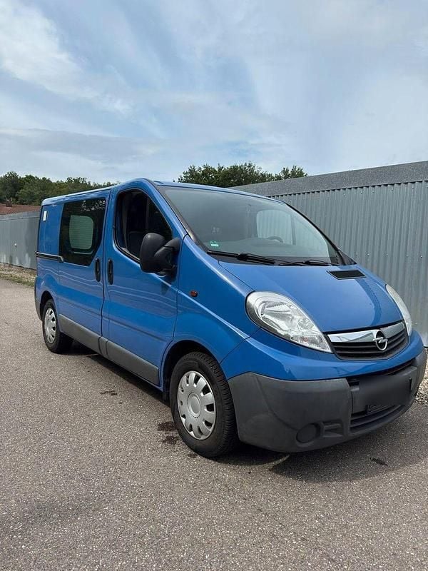 Schwarz Gebraucht 2011 Opel Vivaro Van | 6.450 € (Guter Preis) - Bild 1/4