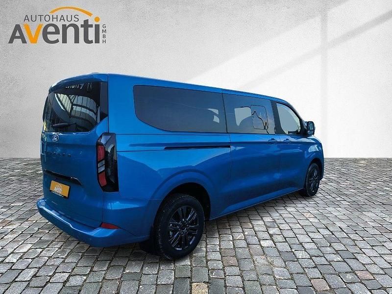 Neu Ford Tourneo Titanium 170 PS (125 kW) 2026 Blau Van / Kleinbus