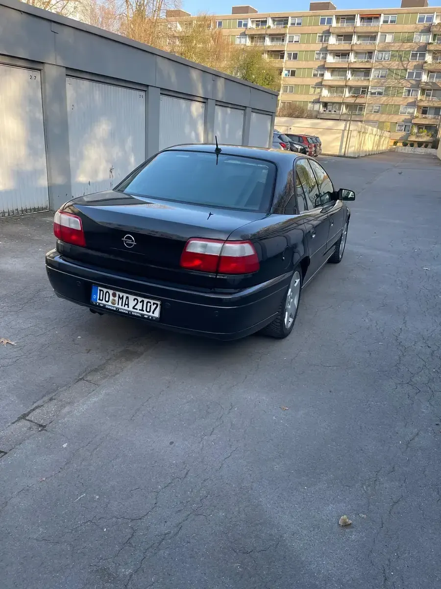 Gebraucht Opel Omega 218 PS (160 kW) 2000 Schwarz Limousine