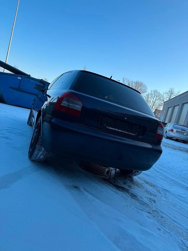 Gebraucht Audi A3 S-Line 101 PS (74 kW) 2002 Violet Kleinwagen