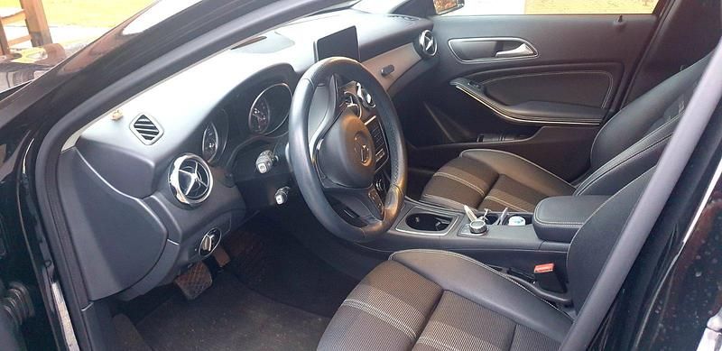 Gebraucht Mercedes GLA200 156 PS (114 kW) 2019 Schwarz SUV