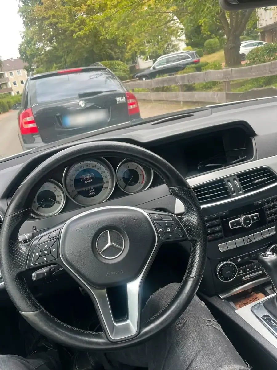 Gebraucht Mercedes C200 136 PS (100 kW) 2012 Silber Limousine