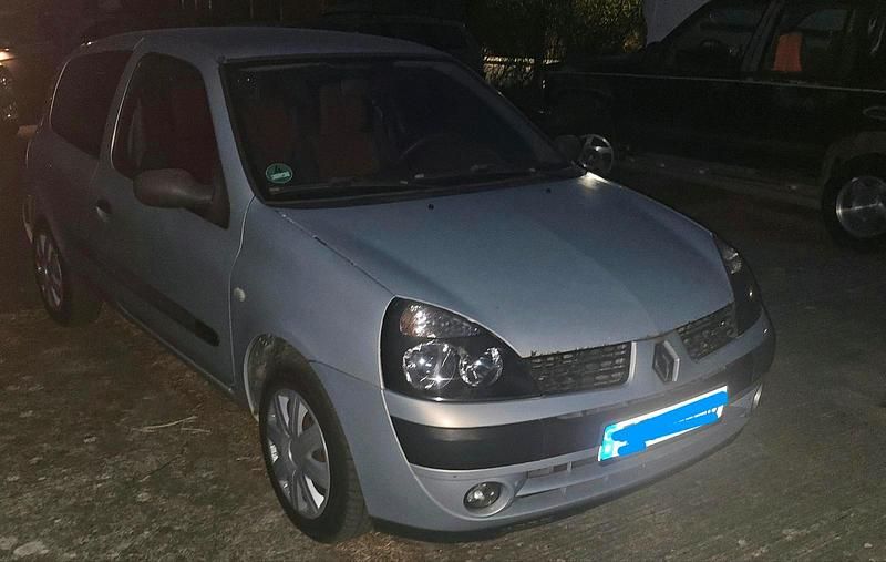 Gebraucht Renault Clio II 70 PS (51 kW) 2003 Grau Kleinwagen
