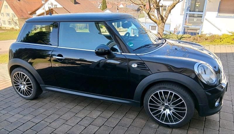 Gebraucht Mini Cooper D 111 PS (81 kW) 2011 Schwarz Kleinwagen