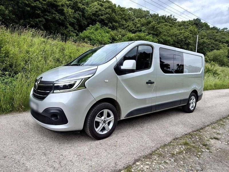 Grau Gebraucht 2021 Renault Trafic Basis Van | 13.000 € (Superpreis) - Bild 1/4