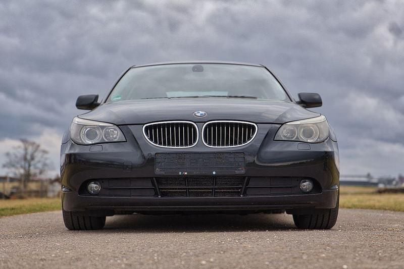 Gebraucht BMW 523 177 PS (130 kW) 2007 Schwarz Limousine