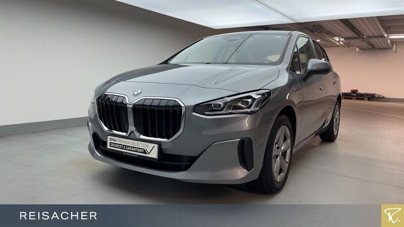 Skyscraper grau metallic Gebraucht 2024 BMW 218 Active Tourer Luxury Line Van / Kleinbus | 30.949 € (Superpreis) - Bild 1/4