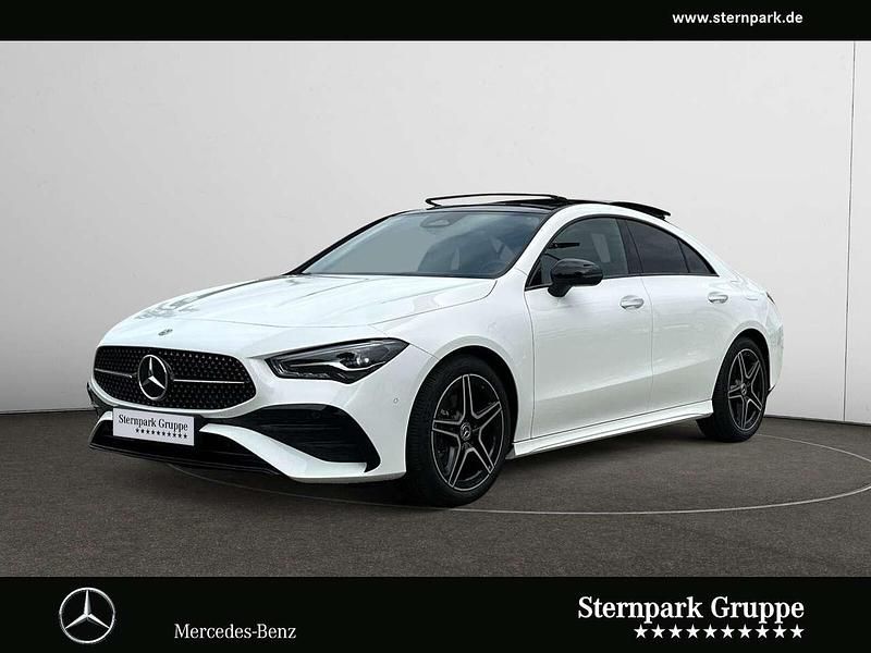 Weiß Gebraucht 2024 Mercedes CLA200 AMG line Coupé | 38.890 € (Etwas zu teuer) - Bild 1/4