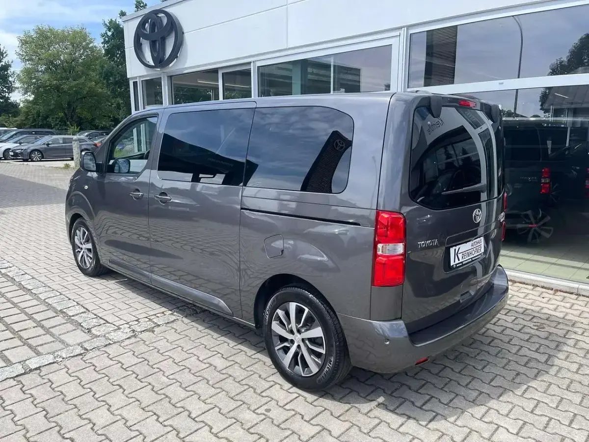 Gebraucht Toyota Proace Verso Executive 177 PS (130 kW) 2024 Basaltgrau met. Kombi