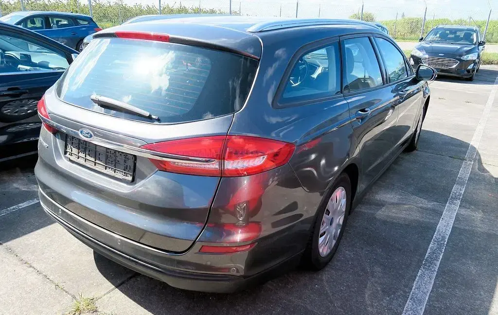 Gebraucht Ford Mondeo 150 PS (110 kW) 2019 Grau Limousine