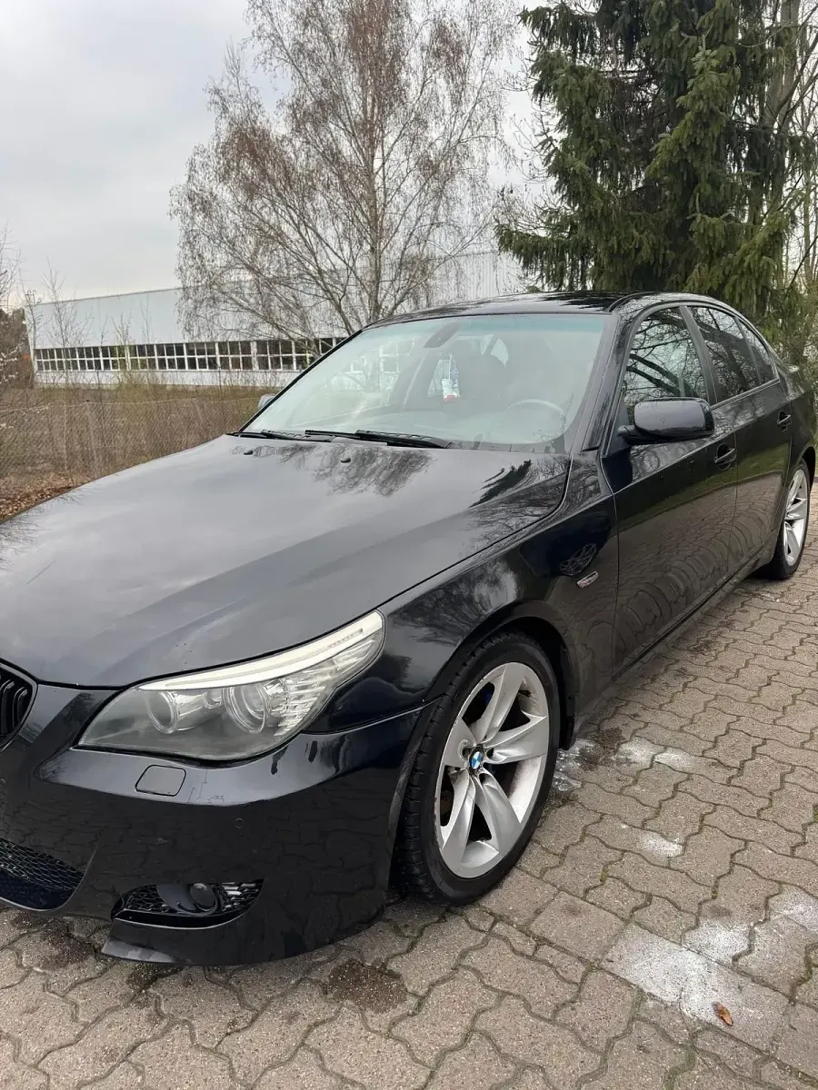 Gebraucht BMW 530 235 PS (172 kW) 2010 Schwarz Limousine