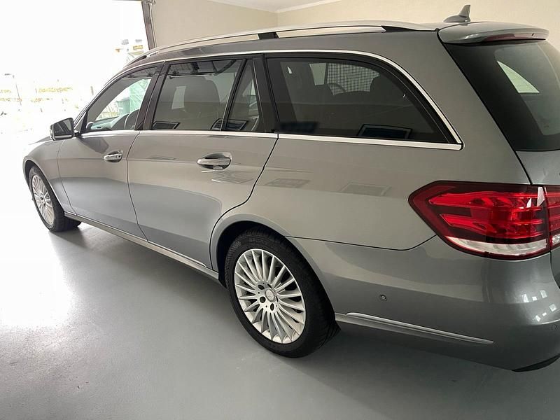 Gebraucht Mercedes E200 136 PS (100 kW) 2014 Grau Kombi