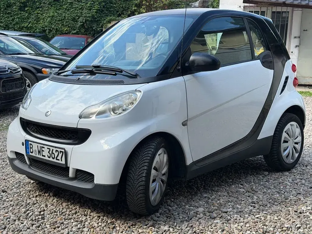 Gebraucht Smart ForTwo Coupé 61 PS (44 kW) 2009 Weiß Coupé