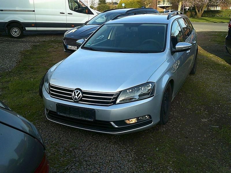 Gebraucht VW Passat Trendline 140 PS (102 kW) 2013 Silber Kombi