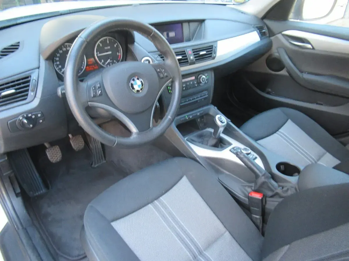 Gebraucht BMW X1 Sport Line 143 PS (105 kW) 2011 Weiß SUV