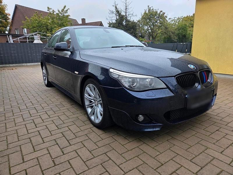 Blau Gebraucht 2010 BMW 520 Limousine | 7.900 € (Guter Preis) - Bild 1/4