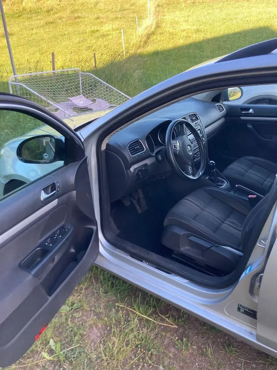 Gebraucht VW Golf VII Comfortline 105 PS (77 kW) 2012 Silber Limousine