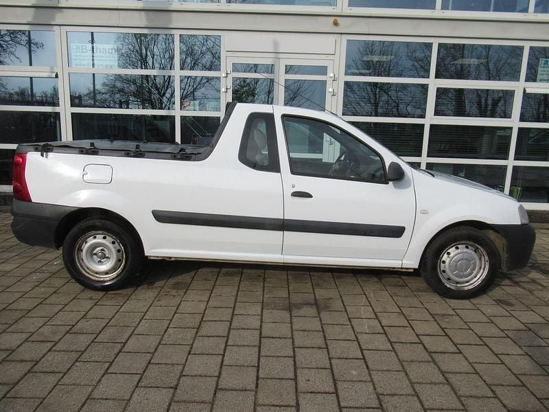 Gebraucht Dacia Pick up 84 PS (61 kW) 2011 Weiß Abholung