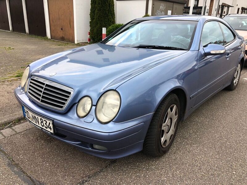 Violett Gebraucht 2000 Mercedes CLK200 Avantgarde Coupé | 2.288 € - Bild 1/4