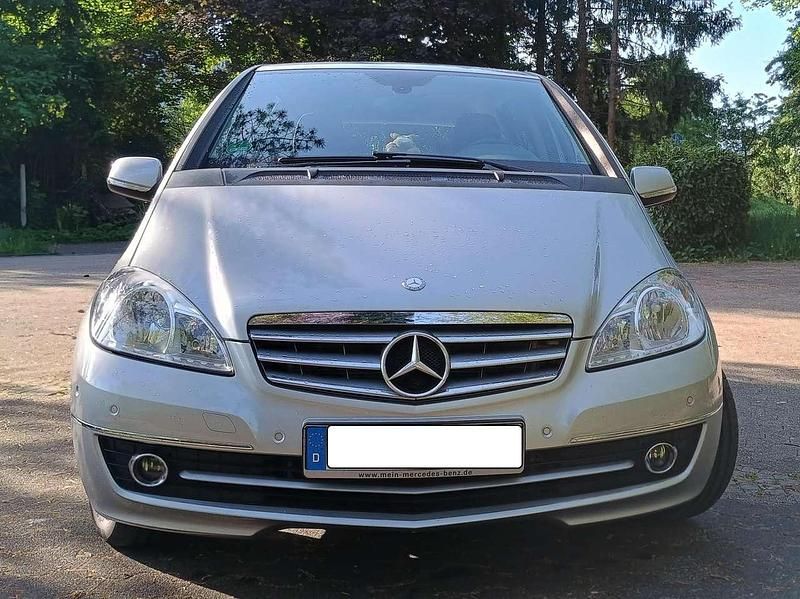 Silber Gebraucht 2008 Mercedes A170 Elegance Limousine | 7.600 € (Teuer) - Bild 1/4
