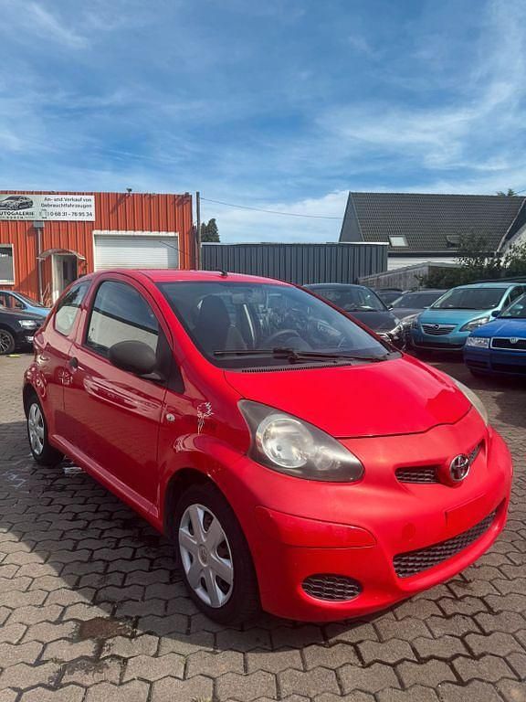 Rot Gebraucht 2009 Toyota Aygo Kleinwagen | 780 € (Fairer Preis) - Bild 1/4
