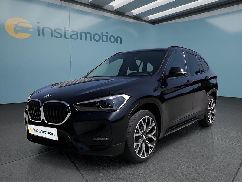 Schwarz Gebraucht 2022 BMW X1 Sport Line SUV | 36.949 € - Bild 1/4