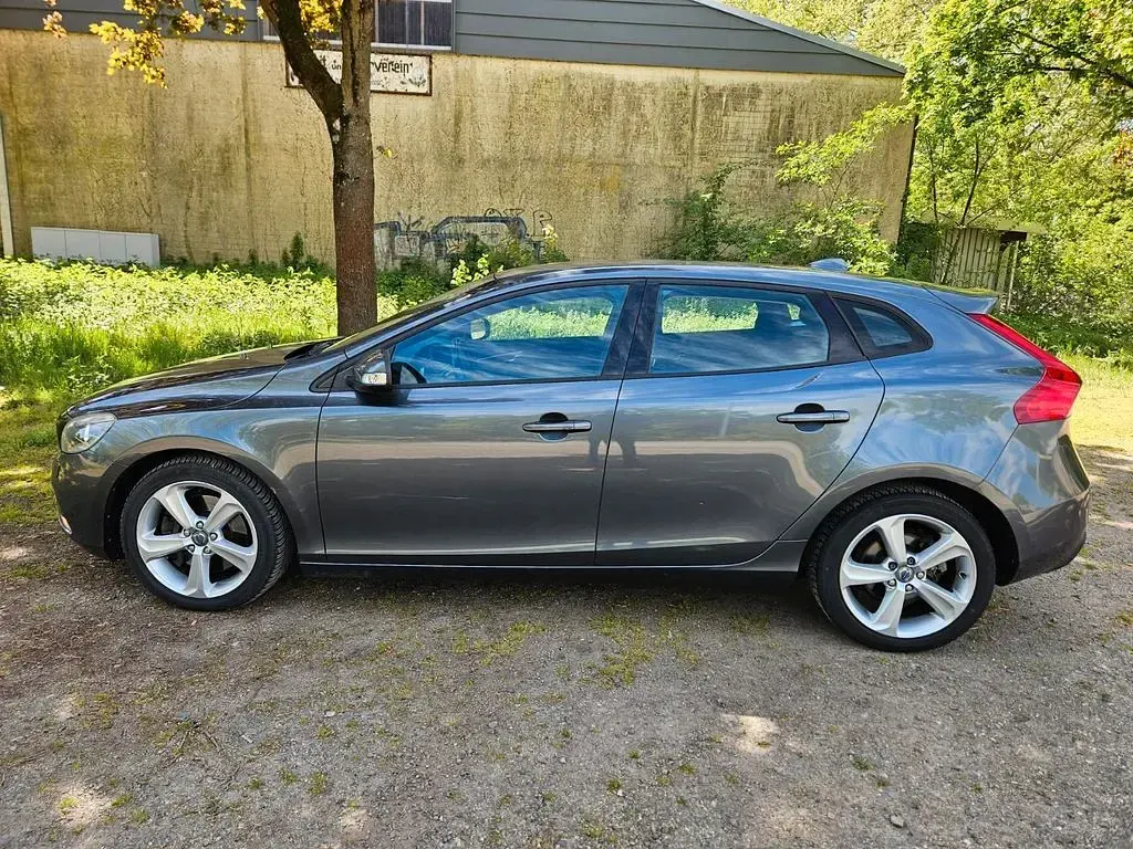 Gebraucht Volvo V40 177 PS (130 kW) 2013 Grau Limousine