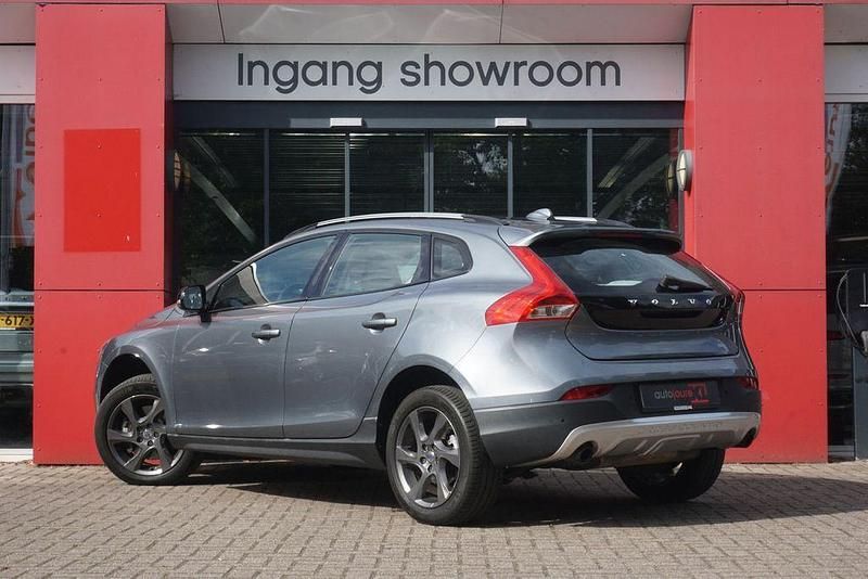 Gebraucht Volvo V40 CC Momentum 245 PS (180 kW) 2015 Grau Kombi