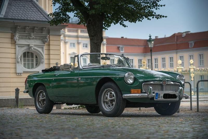 Grün Gebraucht 1976 MG B Cabrio | 10.900 € - Bild 1/4