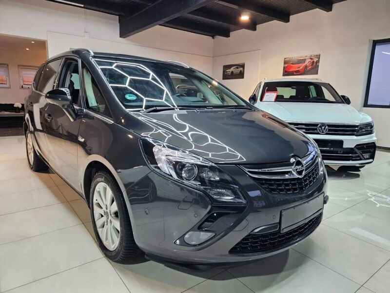 Grau Gebraucht 2016 Opel Zafira Innovation Van / Kleinbus | 13.500 € - Bild 1/4