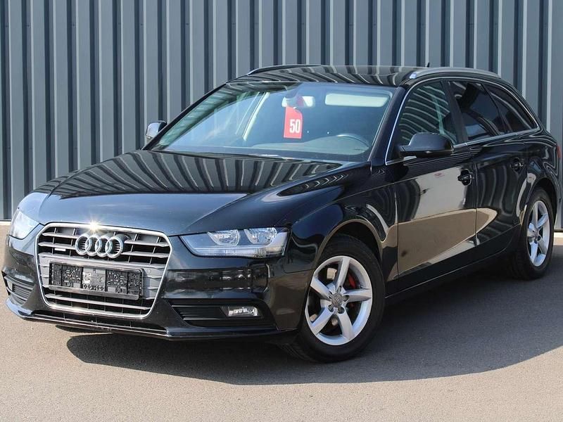 Gebraucht Audi A4 Ambiente 190 PS (139 kW) 2014 Mythosschwarz metallic Kombi