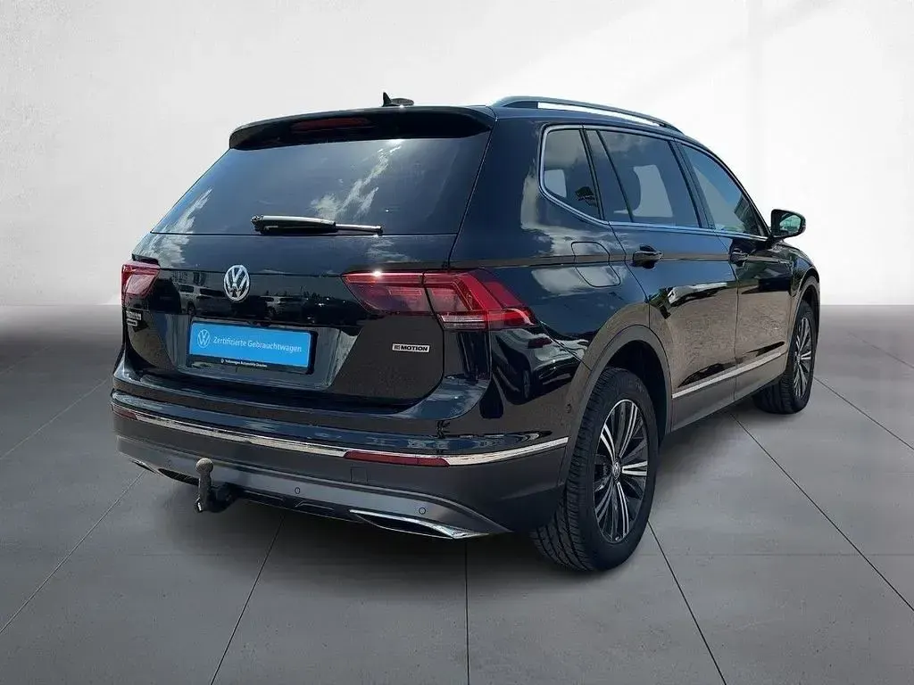Gebraucht VW Tiguan Allspace Highline 200 PS (147 kW) 2021 Deep black perleffekt SUV