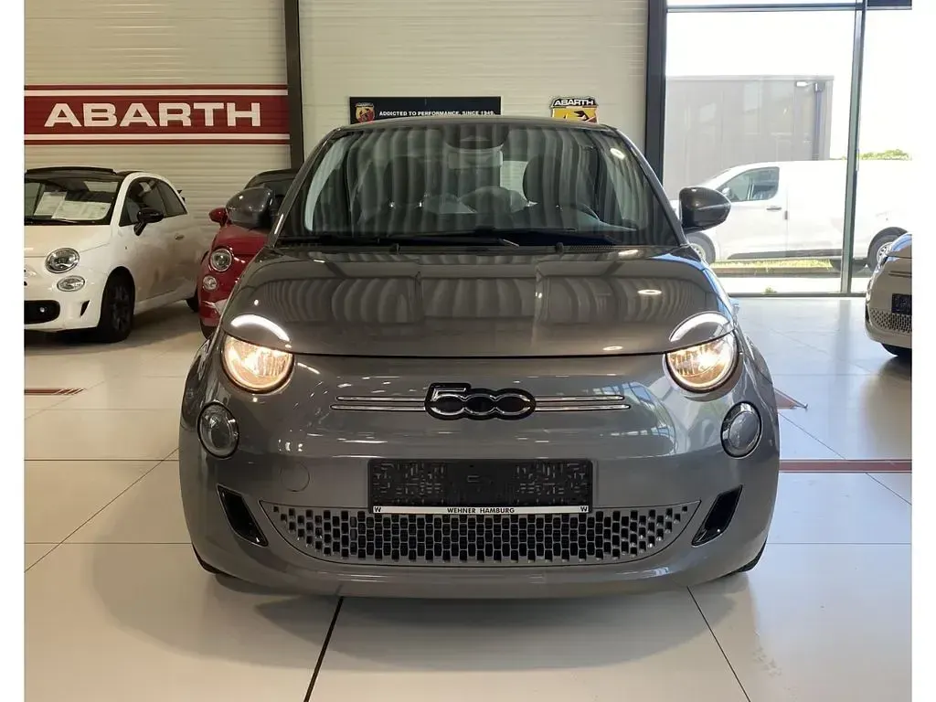 Gebraucht Fiat 500e Basis 86 kW (118 PS) 2023 Mineral grau) (grau Kleinwagen