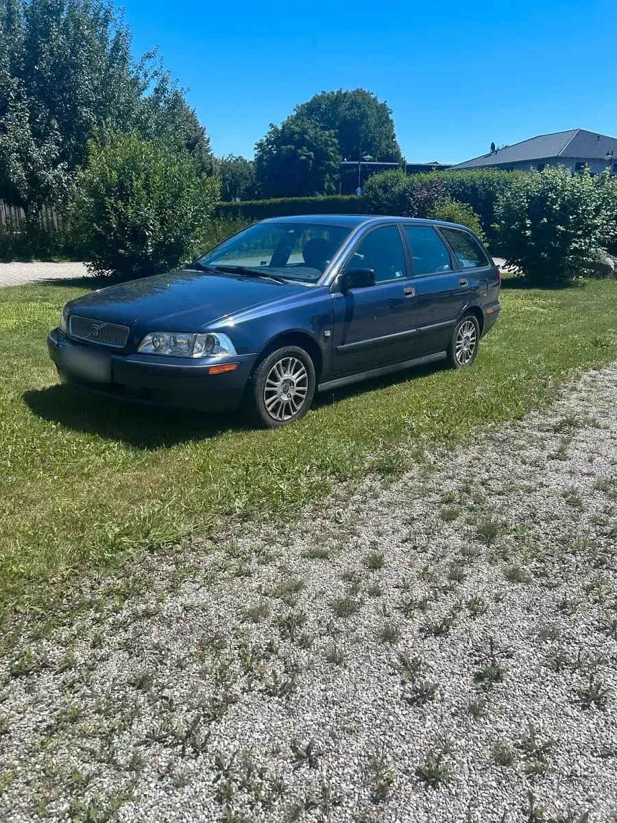 Gebraucht Volvo V40 122 PS (89 kW) 2000 Blau Kombi