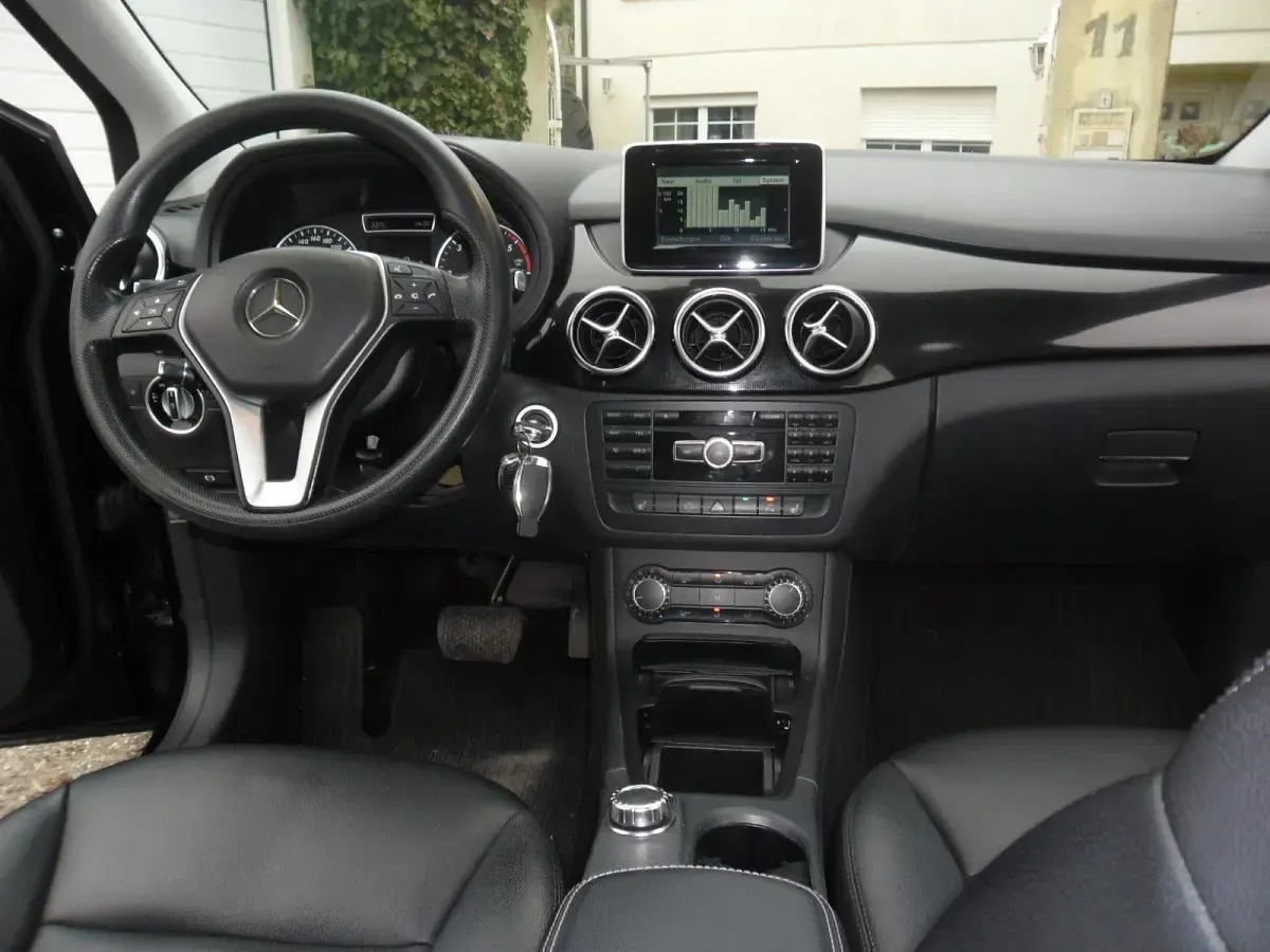 Brugt Mercedes B180 109 HK (80 kW) 2016 Sort MPV