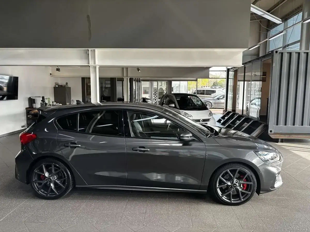 Gebraucht Ford Focus Performance Edition 280 PS (205 kW) 2020 Magneticgrau (metallic) Limousine