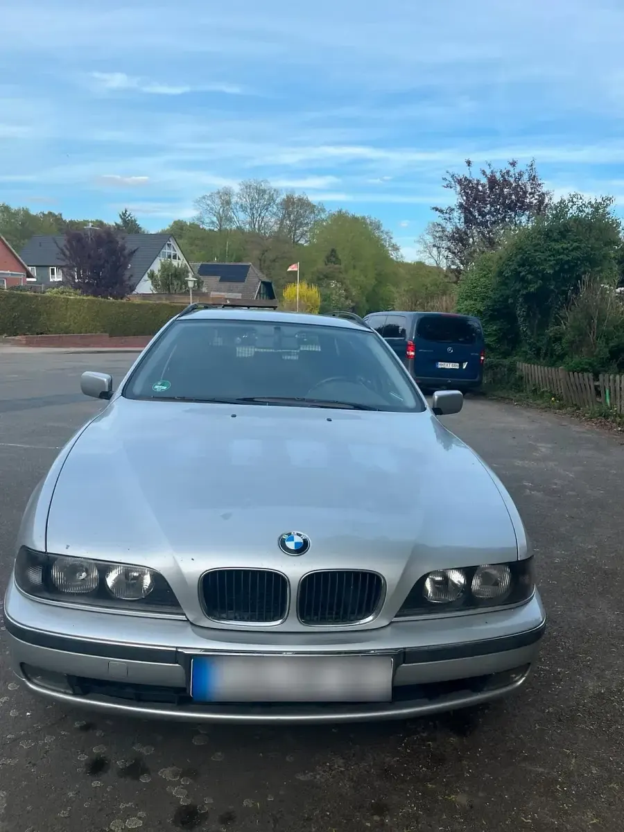 Second-hand BMW 520 150 CP (110 kW) 2000 Argintiu Break