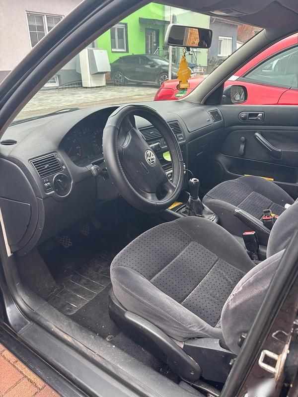 Gebraucht VW Golf IV 75 PS (55 kW) 2001 Schwarz Kleinwagen