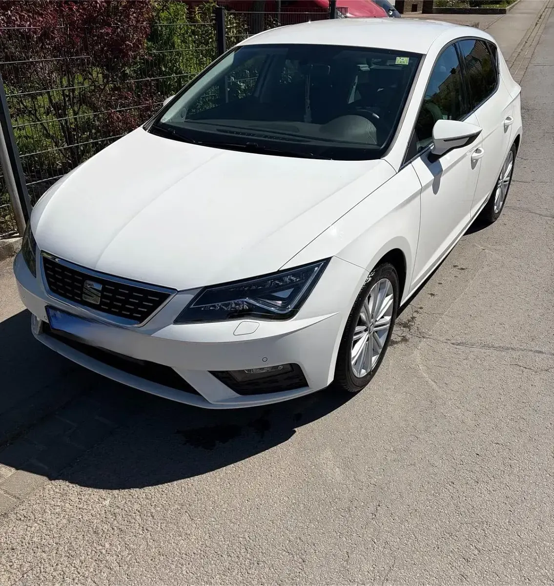 Używany Seat Leon 125 KM (91 kW) 2017 Biały Sedan/Limuzyna