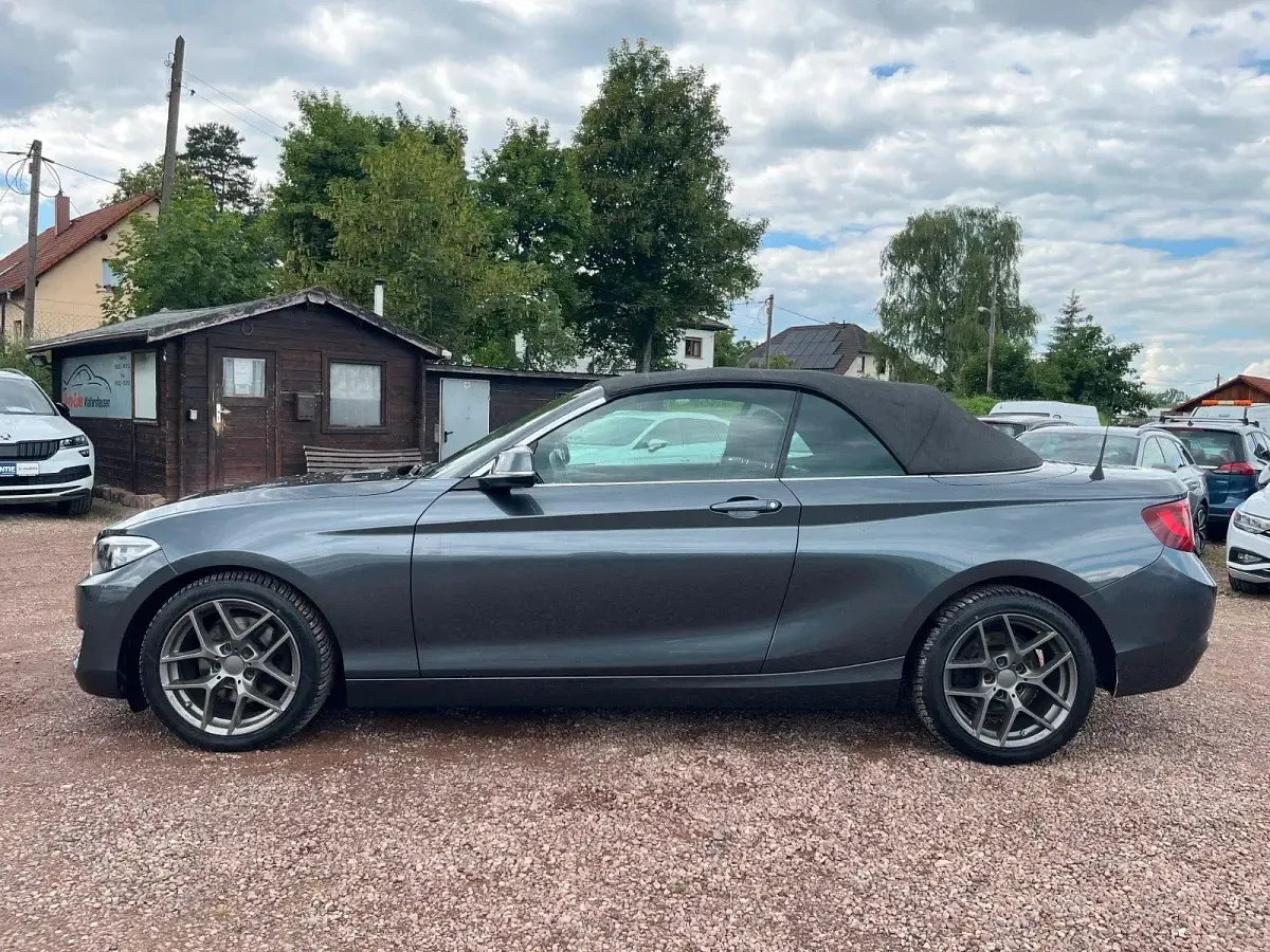 Gebraucht BMW 220 Sport Line 184 PS (135 kW) 2016 Grau Cabrio