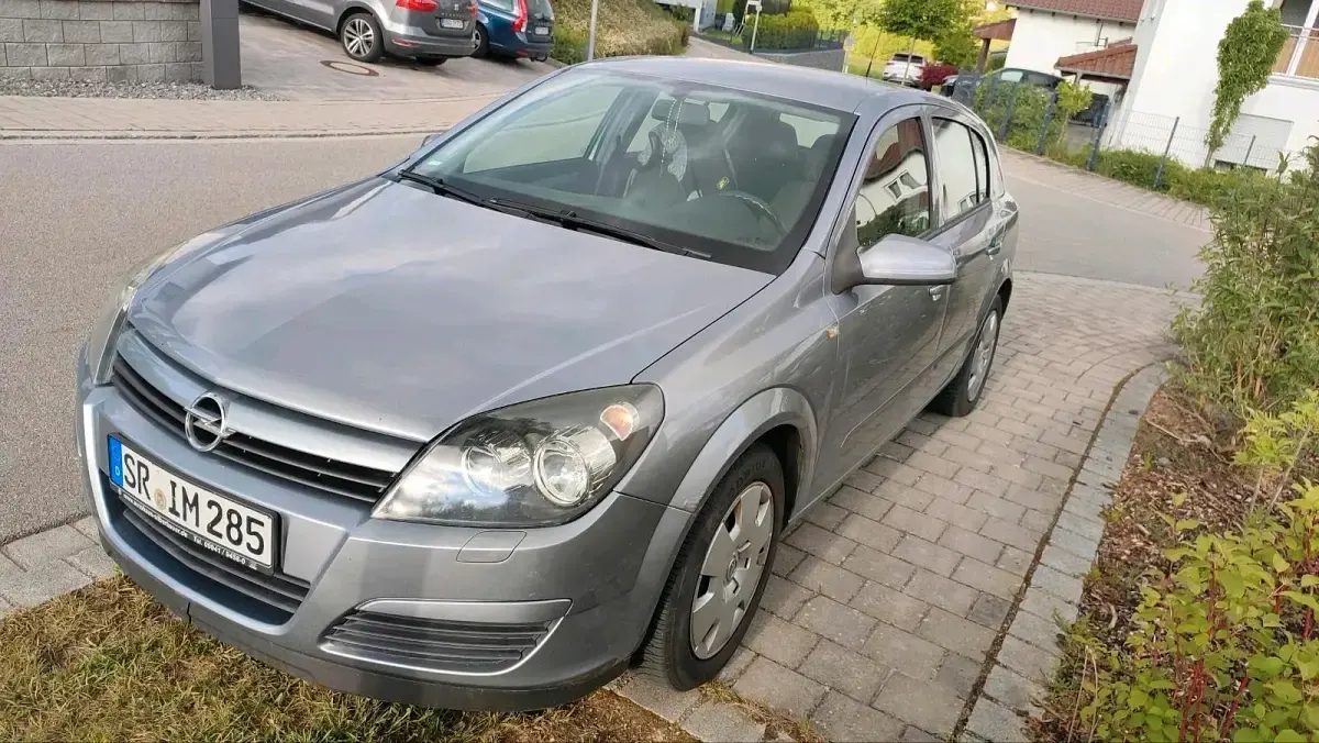 Gebraucht Opel Astra 90 PS (66 kW) 2005 Grau Limousine