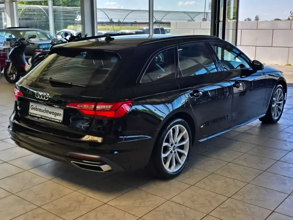 Gebraucht Audi A4 Advanced 204 PS (150 kW) 2023 Schwarz Kombi