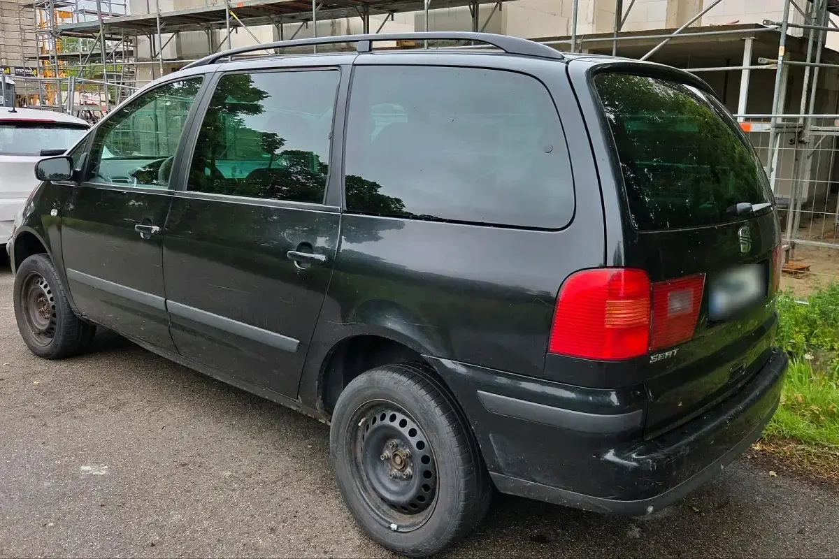 Używany Seat Alhambra 2004 Czarny Minivan