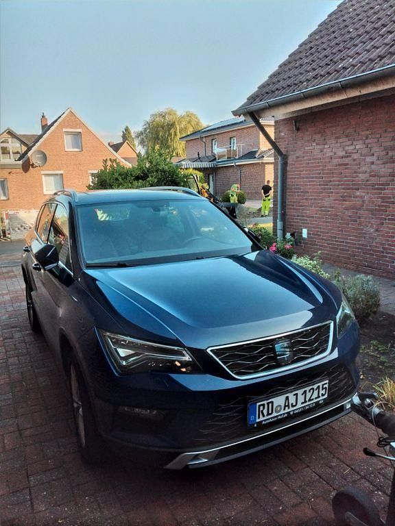 Blau Gebraucht 2017 Seat Ateca 4Drive SUV | 19.700 € (Guter Preis) - Bild 1/4
