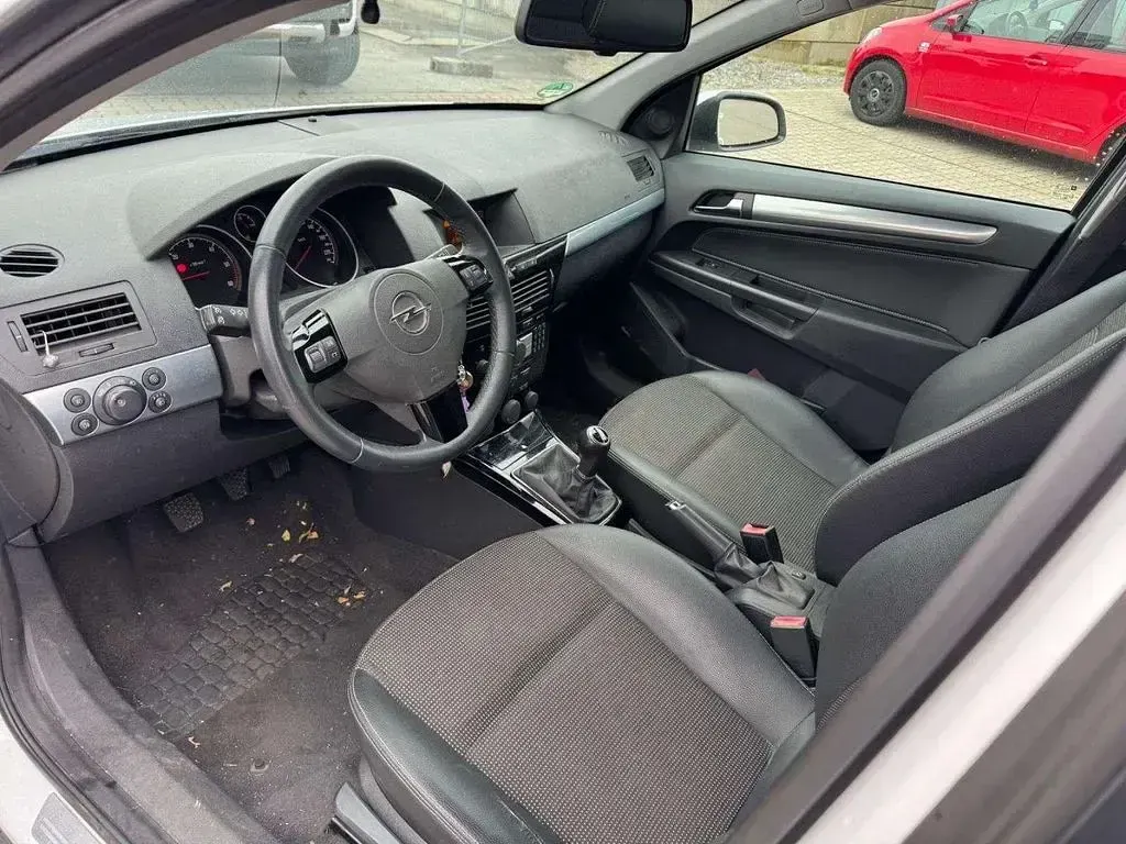 Gebraucht Opel Astra Cosmo 125 PS (91 kW) 2008 Weiß Limousine