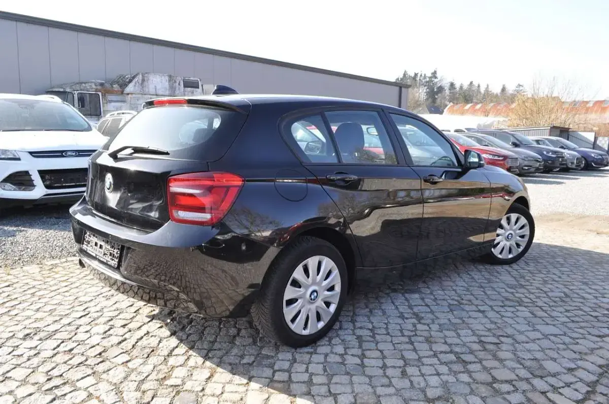 Gebraucht BMW 116 Sport Line 136 PS (100 kW) 2014 Schwarz Kleinwagen
