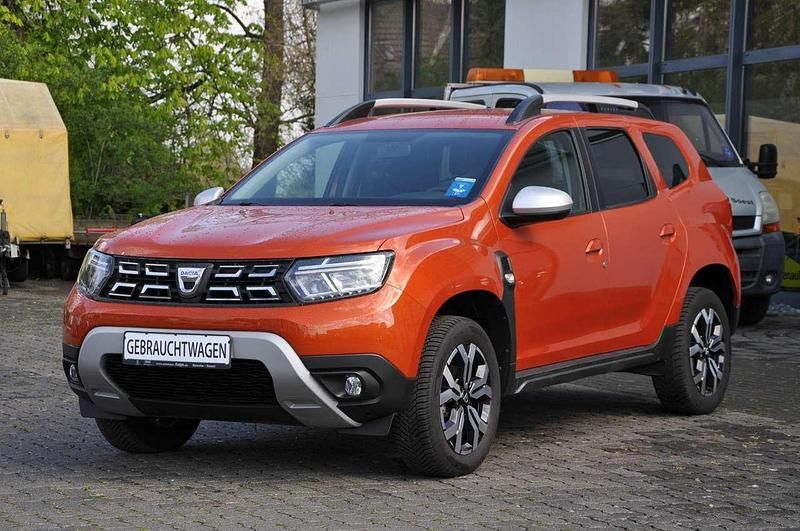 Gebraucht Dacia Duster Prestige 131 PS (96 kW) 2022 Arizonaorange metallic SUV