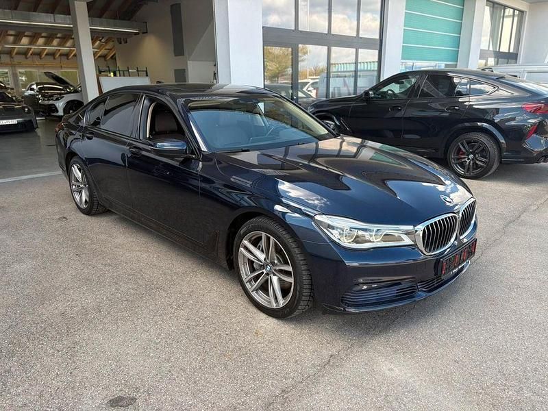 Second-hand BMW 740 320 CP (235 kW) 2016 Albastru Berlinǎ