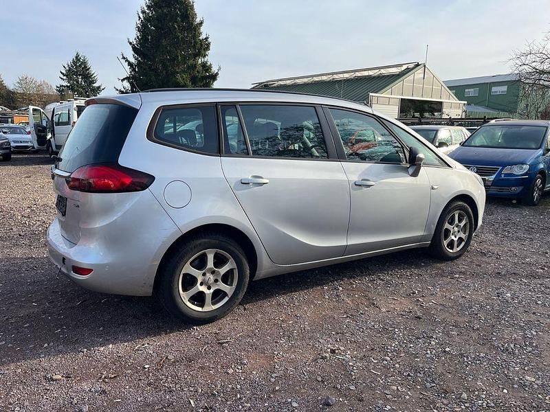 Gebraucht Opel Zafira Tourer 131 PS (96 kW) 2015 Silber Van / Kleinbus