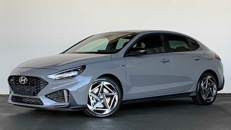 Grau Gebraucht 2024 Hyundai i30 N Line Kleinwagen | 25.470 € (Fairer Preis) - Bild 1/2